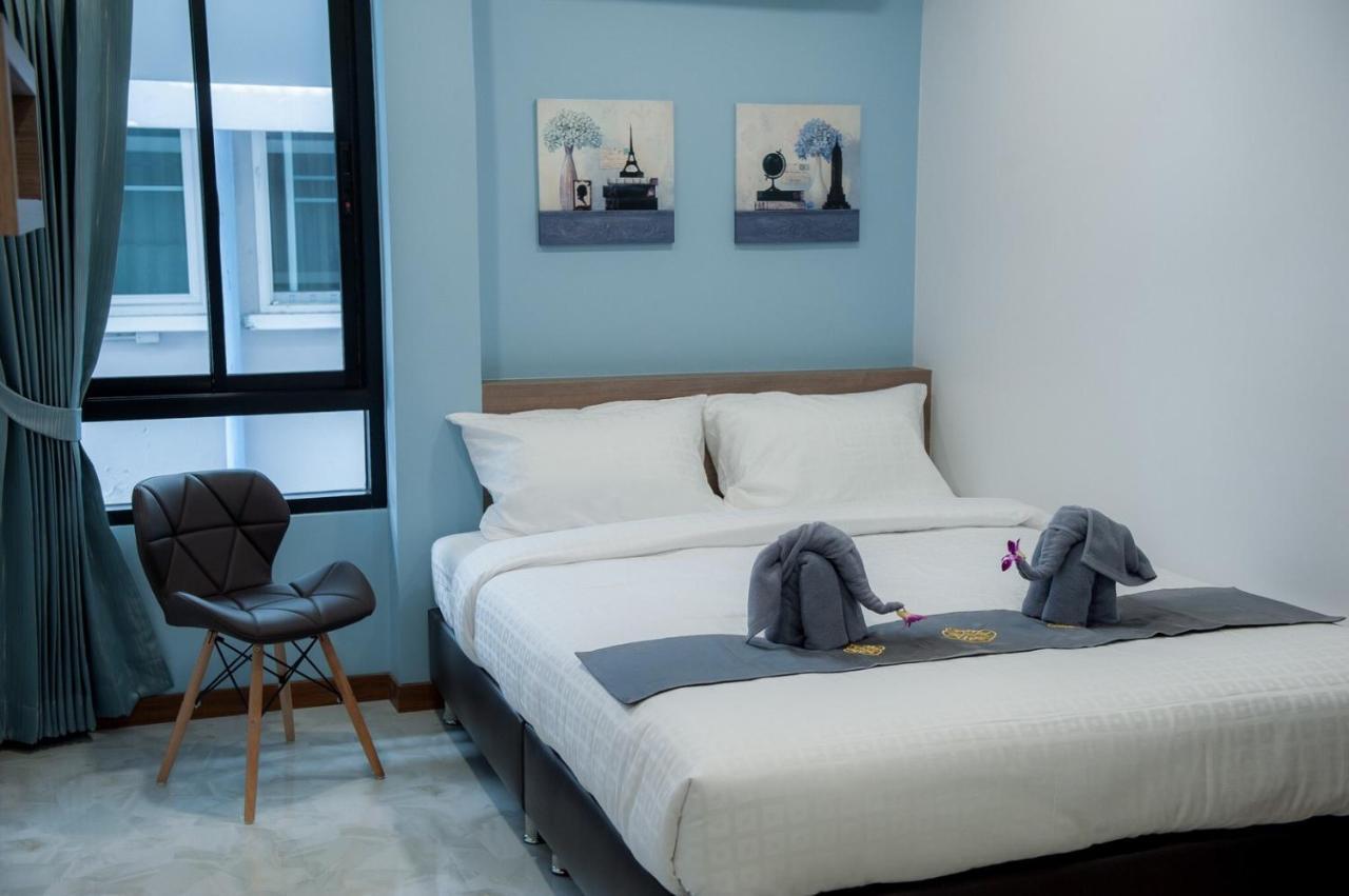 The Moon Night Hotel Bangkok Extérieur photo