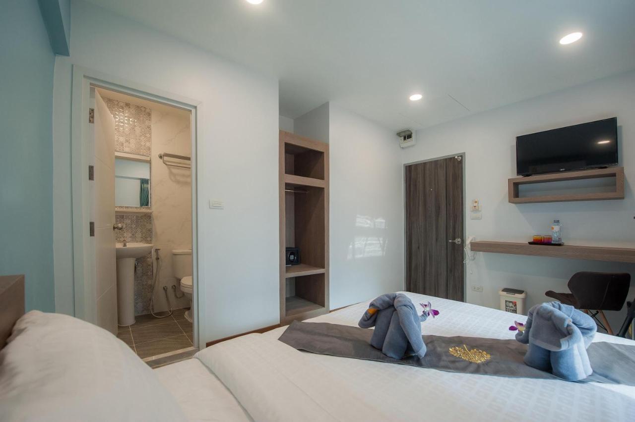 The Moon Night Hotel Bangkok Extérieur photo