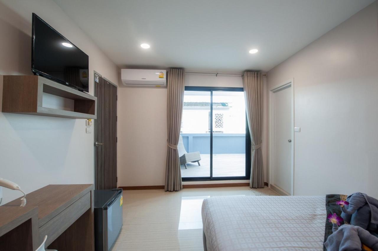 The Moon Night Hotel Bangkok Extérieur photo