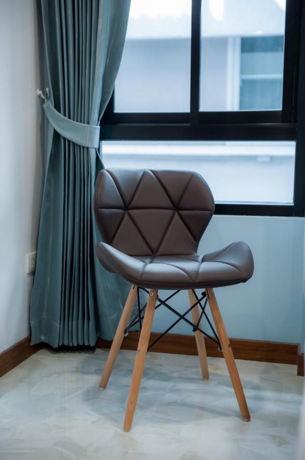 The Moon Night Hotel Bangkok Extérieur photo