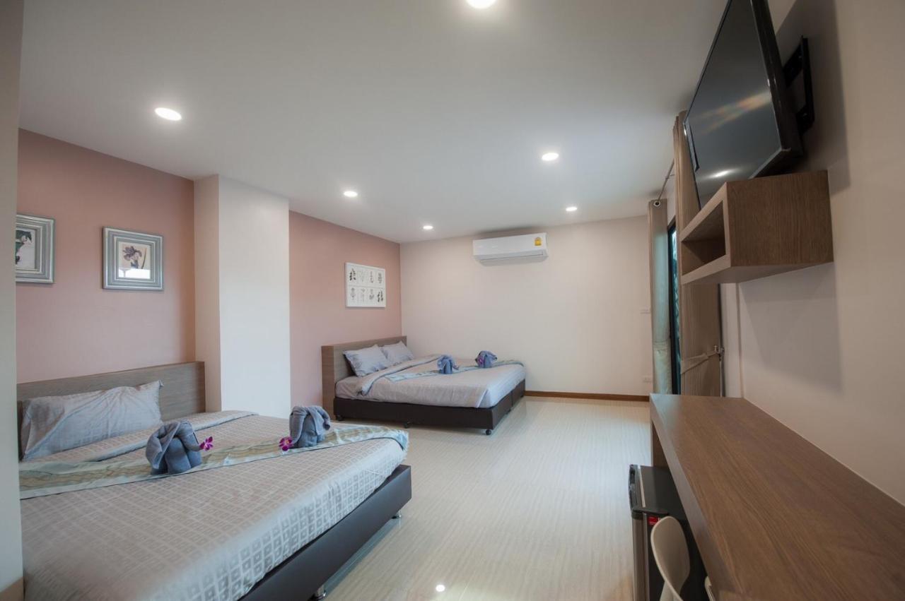 The Moon Night Hotel Bangkok Extérieur photo